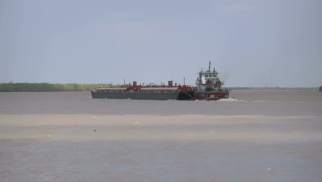 Louisiana-Mississippi-River-Barge-Turning