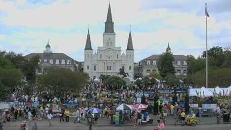 New-Orleans-French-Quarter-Cathedral-And-Crowds