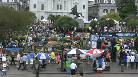 New-Orleans-Jackson-Square-Bunte-Menge