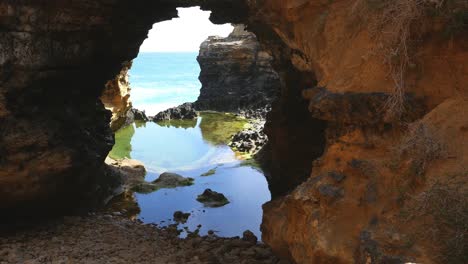 Australien-Great-Ocean-Road-Grotte-Mit-Blick