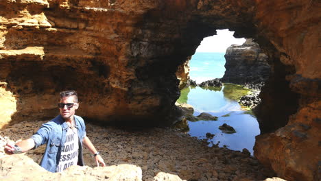 Gruta-De-Australia-Great-Ocean-Road-Con-El-Fotógrafo