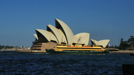 Transbordadores-De-La-ópera-De-Sydney-Australia-Pasan-Por-Lapso-De-Tiempo