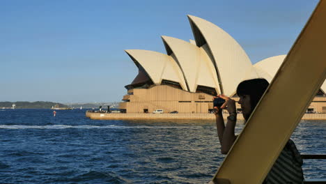 Australien-Sydney-Harbour-Girl-Fotografiert-Opernhaus