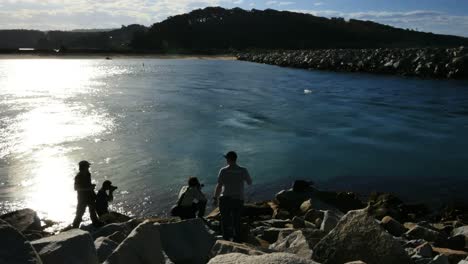 Australien-Fotograf-Bei-Narooma-Mit-Reflektierter-Sonne