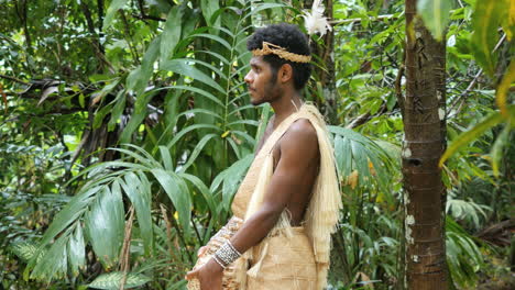 Vanuatu-Mann-Mit-Muschelschale