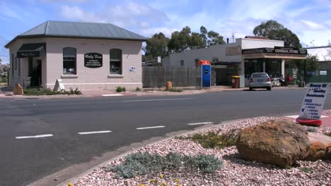 Camino-De-Australia-Por-Pequeño-Pueblo