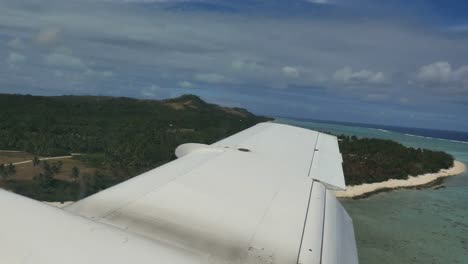 Aitutaki-Anflug-Mit-Flugzeugflügel