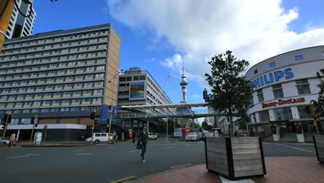 Nueva-Zelanda,-Auckland-Sky-Tower-Y-Peatones