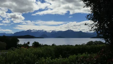 New-Zealand-Lake-Manapouri-With-Small-Birds