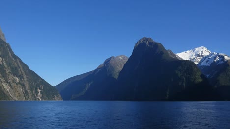Neuseeland-Milford-Sound-Dramatische-Aussicht-Zoom-Und-Pan
