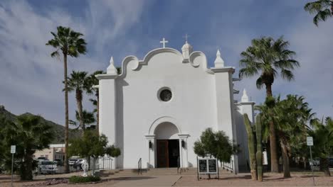 Arizona-Ajo-Church-With-Palm-Trees-Zoom-In