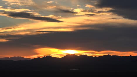 Arizona-Sonnenuntergang-Zoomt-Auf-Die-Sonne