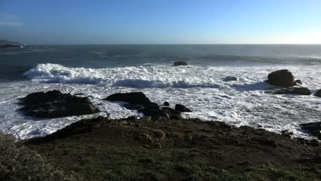 California-Waves-Approaching-Shore-At-Salt-Point-Slow-Motion-4k