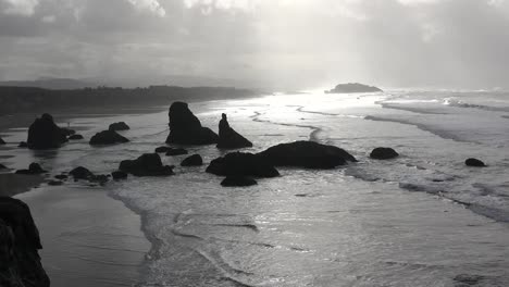 Oregon-Coast-Bandon-Hintergrundbeleuchteter-Strandsound