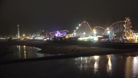 Parque-De-Atracciones-De-California-En-La-Noche