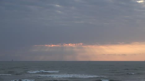 Costa-Del-Golfo-De-Texas-Nubes-Y-Mar-Al-Amanecer