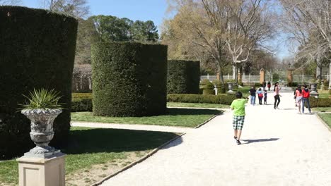 Virginia-Colonial-Williamsburg-Boy-Toma-Una-Foto-De-Paseo