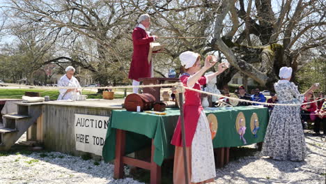 Virginia-Colonial-Williamsburg-Women-With-Teacups