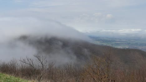 Virginia-Nebel-In-Den-Appalachen