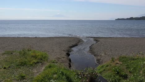 Chile-Osorno-Volcano-And-Lake