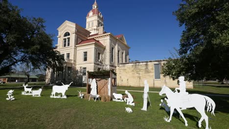 Texas-Bandera-Courthouse-With-Manger-Scene