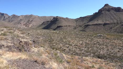 Texas-Big-Bend-Homer-Wilson-Ranch-House-Pan-Rechts