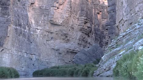 Texas-Big-Bend-Santa-Elena-Canyon-Unteren-Wände-Steigen