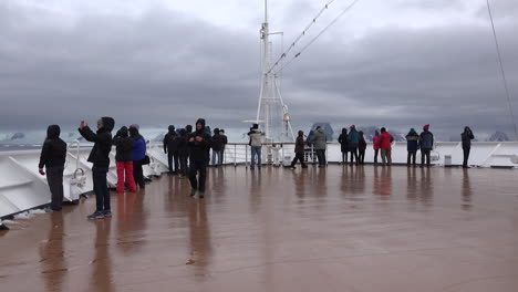 Antarctica-Cruise-Ship-Bow