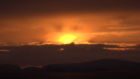 Antarctica-Sun-Glow-Above-Cloud-And-Ice