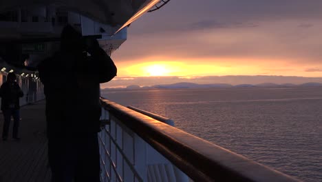 Antártida-Atardecer-Desde-El-Barco