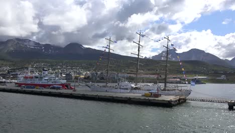 Argentina-Ushuaia-Passing-Sailing-Ship