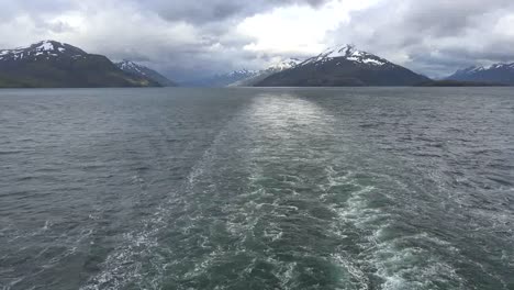 Chile-Beagle-Channel-Wake-With-Scenery