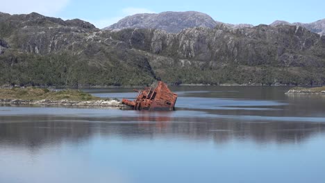 Chile-Paso-Shoal-With-Rusted-Santa-Leonor-Shipwreck