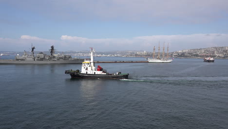 Chile-Valparaiso-Piloto-Barco-Y-Buque-De-Guerra