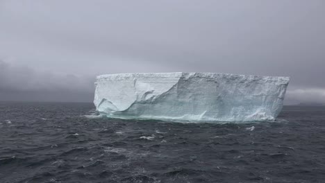 Antarctica-Floating-Tabular-Iceberg-In-Cold-Sea