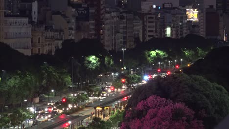 Argentinien-Buenos-Aires-Verkehr-In-Der-Nacht