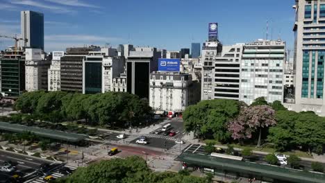 Argentina-Buenos-Aires-Zooms-On-Intersection
