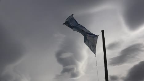 Bandera-Argentina-Contra-Las-Nubes