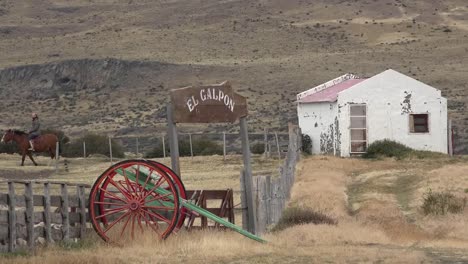 Argentina-Shed-Past-Corral