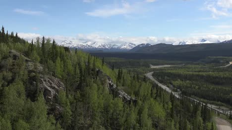 Alaska-Denali-Park-View-Of-Valley-Pan
