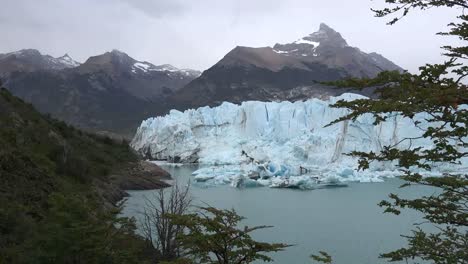 Argentinien-Zoomt-Auf-Den-Perito-Moreno-Gletscher