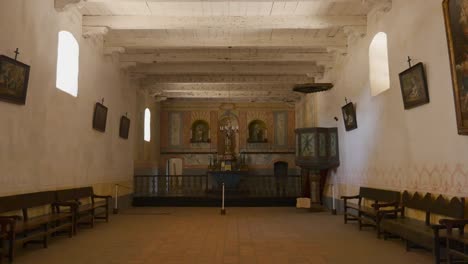 Kalifornien-Lompoc-Mission-La-Purisima-Concepcion-Kircheninnenraum