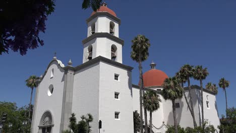 Kalifornien-San-Juan-Capistrano-Mission-Neue-Basilika-Volle-Aussicht
