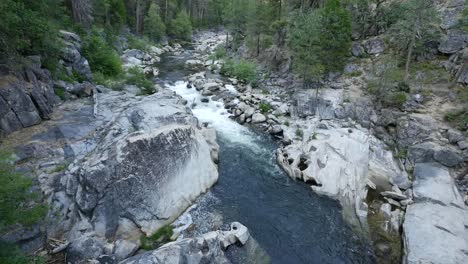 Rápidos-Del-Río-Stanislaus-De-California