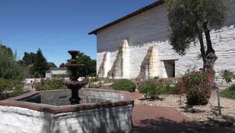 California-Fremont-Mission-San-Jose-Courtyard-With-Fountain