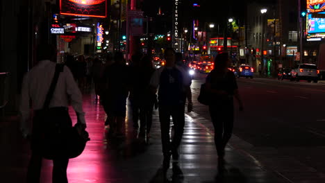 Kalifornien-Los-Angeles-Viele-Fußgänger-In-Der-Nacht
