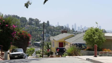 Kalifornien-Los-Angeles-Wohnstraße-Mit-Autos