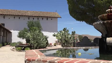 California-Mission-San-Miguel-Arcangel-Patio-Fuente-Pan