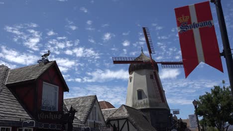 California-Solwang-Banner-Und-Windmühle