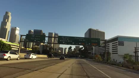 California-Conduciendo-Hacia-El-Centro-De-Los-Angeles